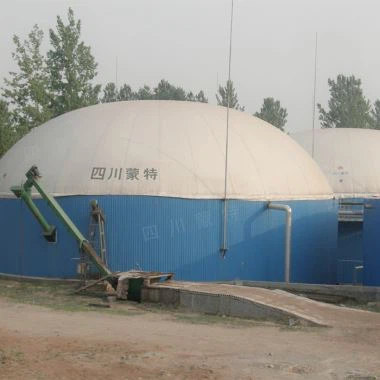 Дві покрівельні мембранні газові тримачі